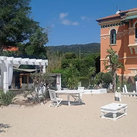 Villa De 300 M2 Sur La Plage De Cavaliere - Piscine, Plage Privees Et Acces Direct - Aigue-Belle