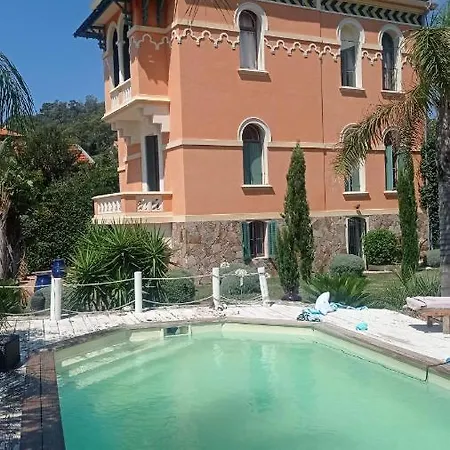 De 300 M2 Sur La Plage De Cavaliere - Piscine, Plage Privees Et Acces Direct - Villa *